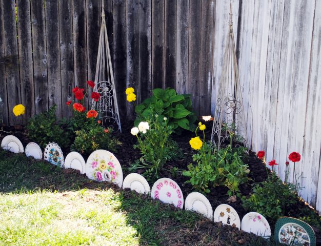 Бордюр для садовых дорожек: 10 идей бордюра из подручных материалов
