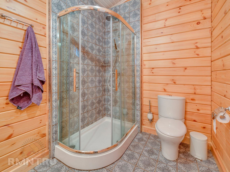 Три варианта отделки стен ванной комнаты в деревянном доме